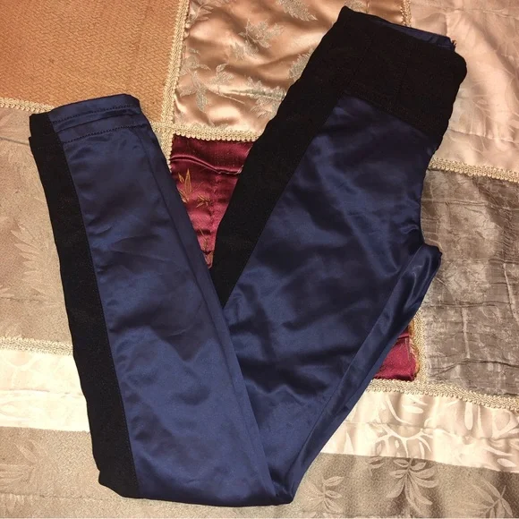 Mid rise Sateen Leggings from Guess - Picture 6 of 11